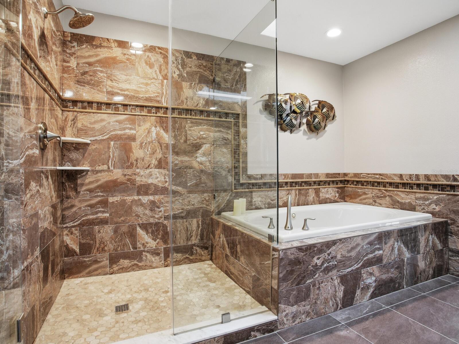 Image 44 of 87 For 521 Pinellas Bayway S 107