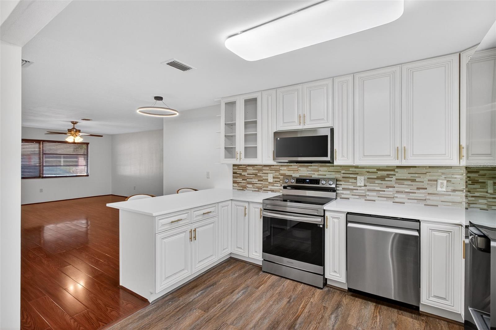 Image 7 of 23 For 7060 Lafayette N 7060