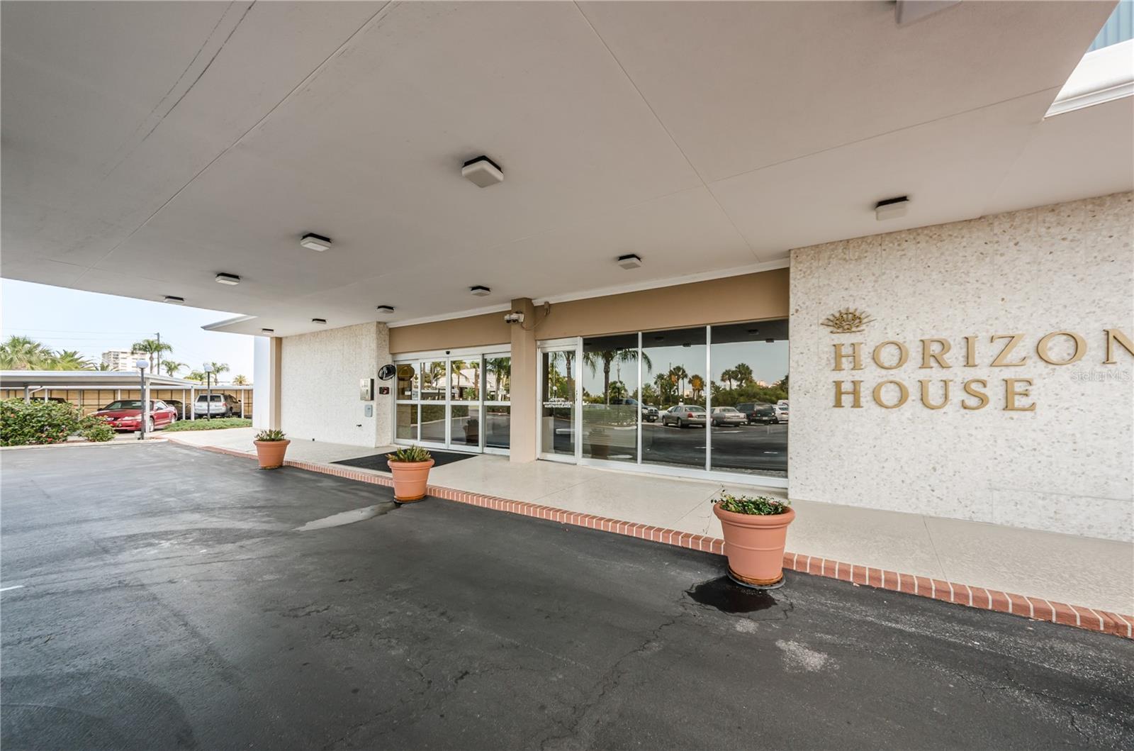 Image 12 of 34 For 31 Island Way 1205