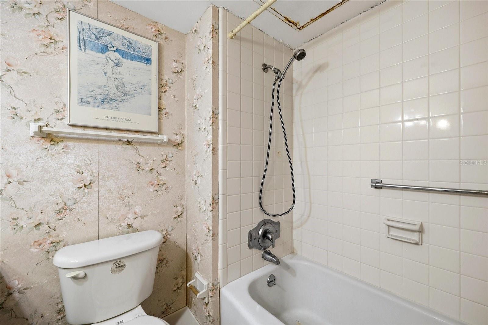 Image 20 of 34 For 31 Island Way 1205