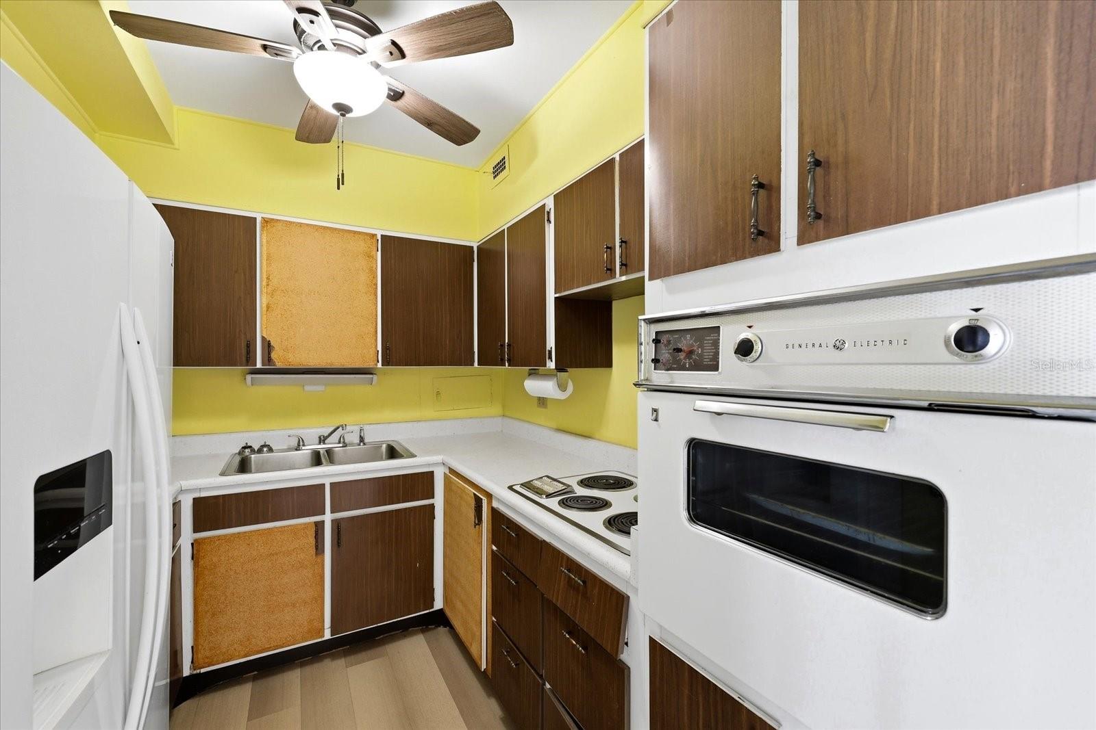 Image 27 of 34 For 31 Island Way 1205