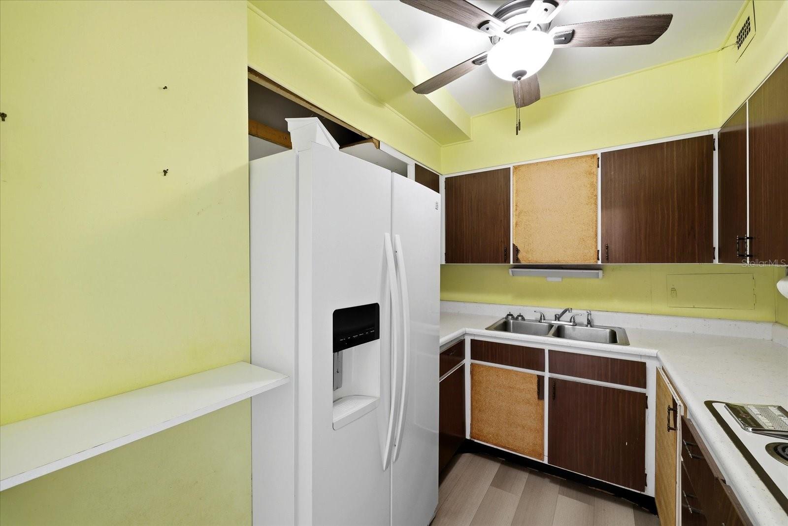 Image 28 of 34 For 31 Island Way 1205