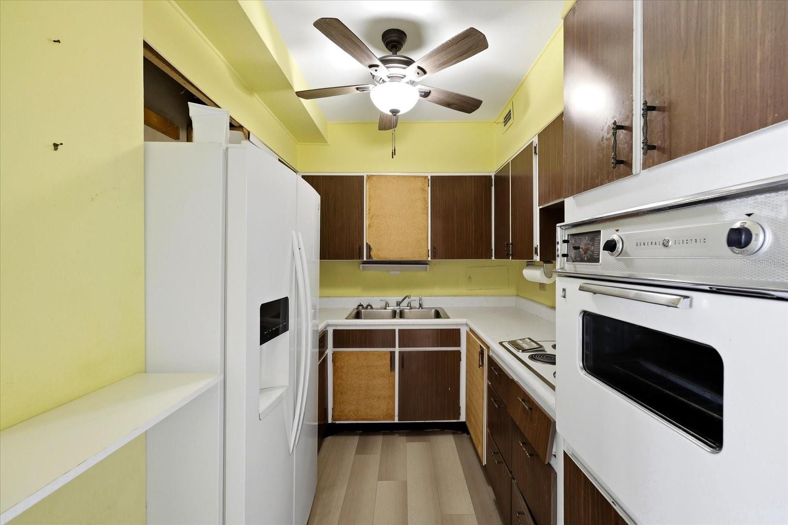 Image 6 of 34 For 31 Island Way 1205