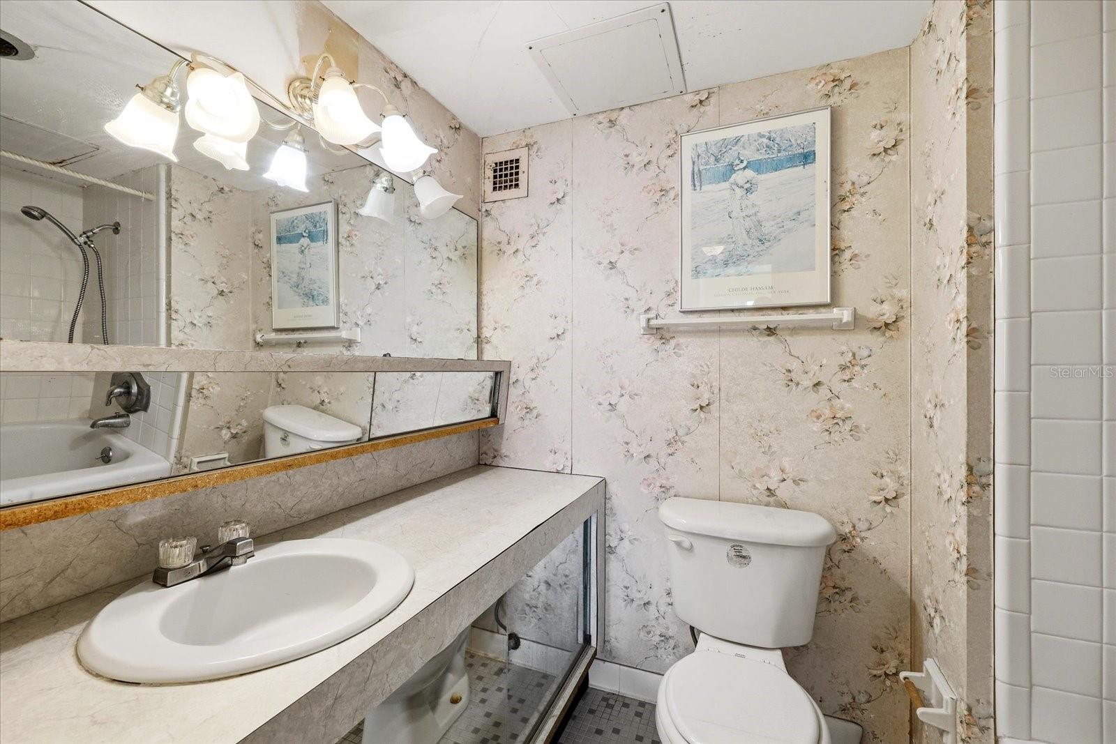 Image 9 of 34 For 31 Island Way 1205