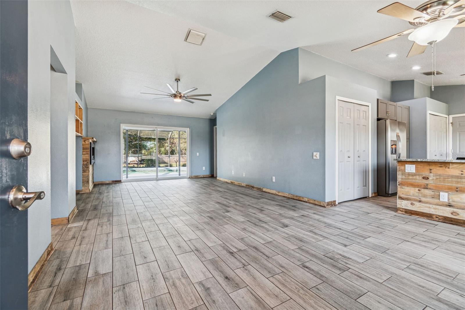 Image 15 of 87 For 12030 Colonial Estates Lane