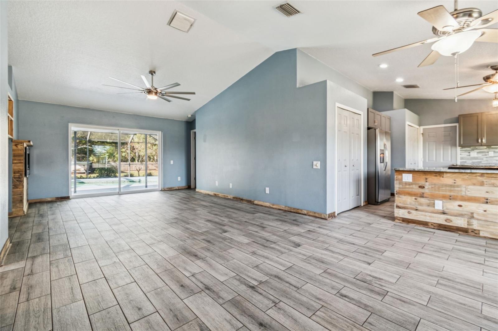 Image 16 of 87 For 12030 Colonial Estates Lane