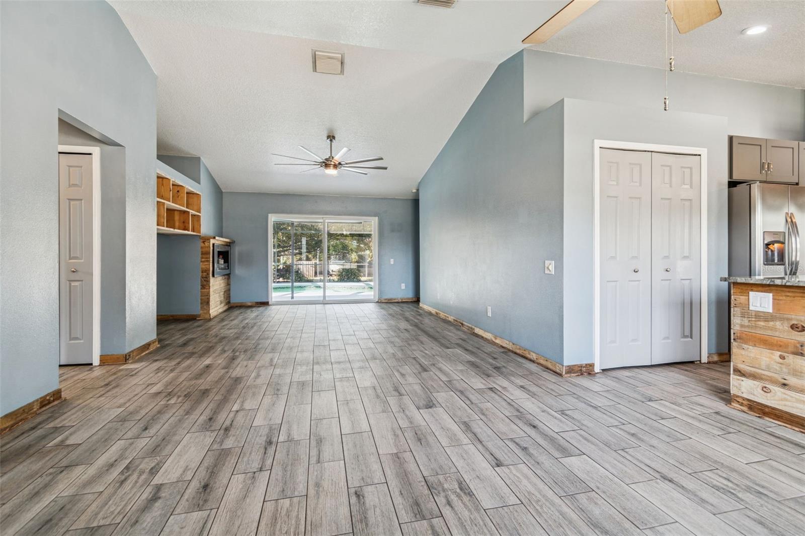 Image 18 of 87 For 12030 Colonial Estates Lane