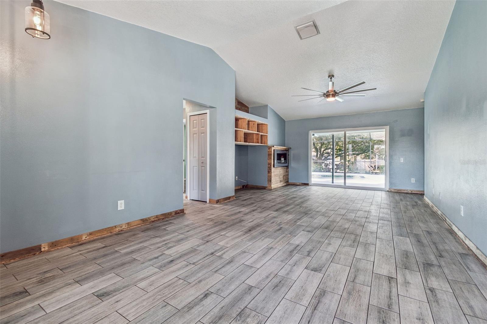 Image 19 of 87 For 12030 Colonial Estates Lane