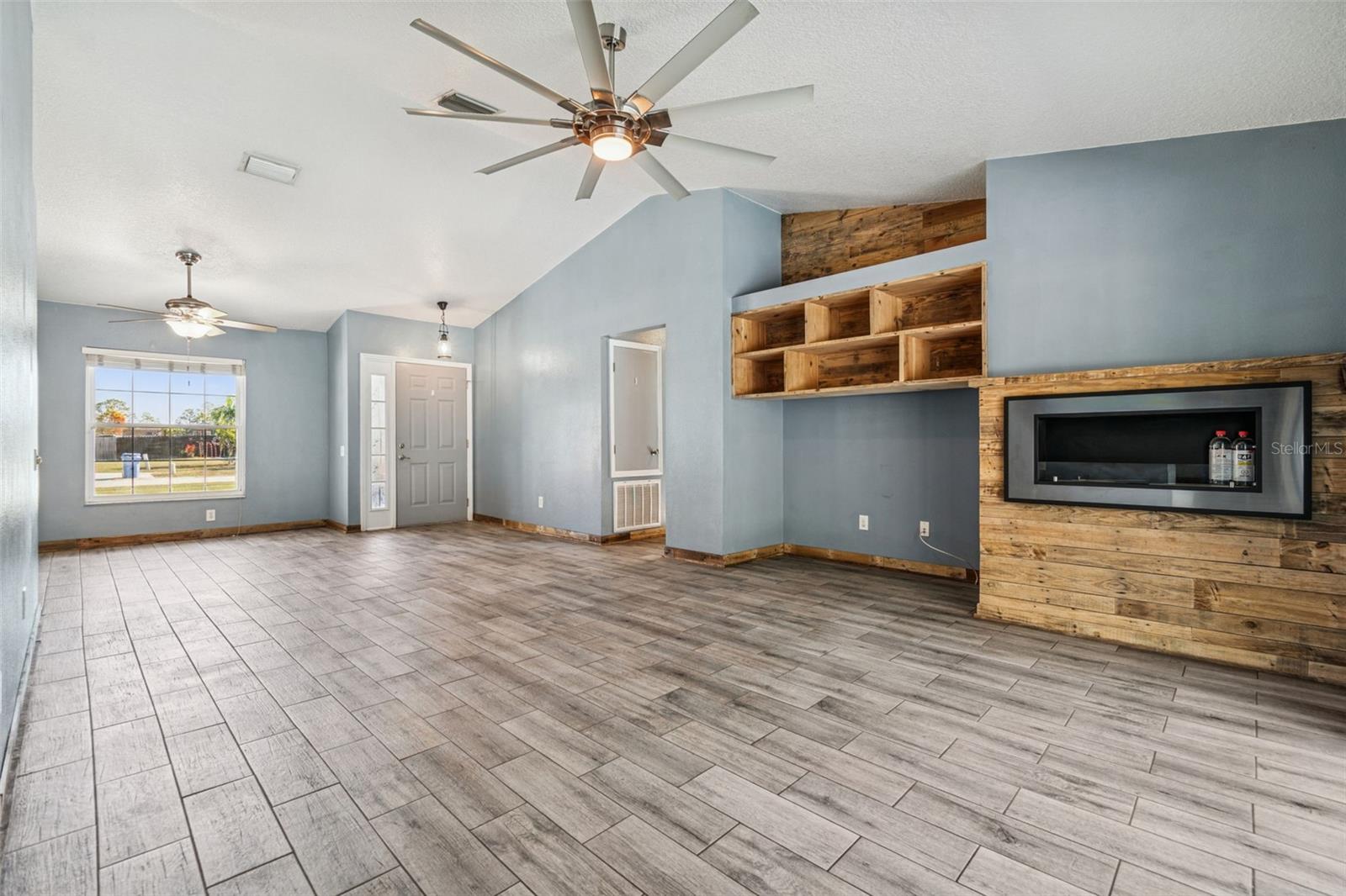 Image 20 of 87 For 12030 Colonial Estates Lane