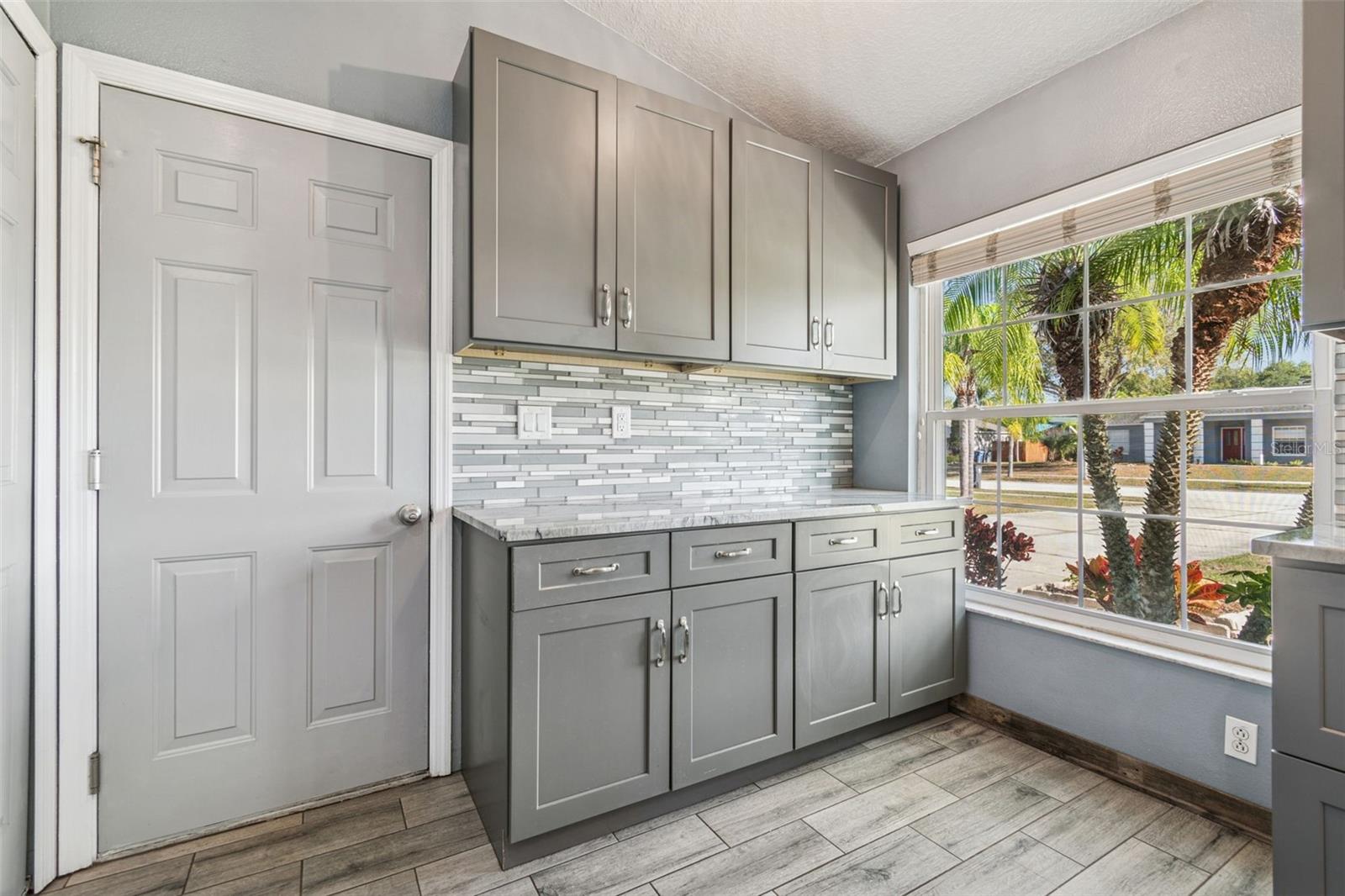 Image 27 of 87 For 12030 Colonial Estates Lane