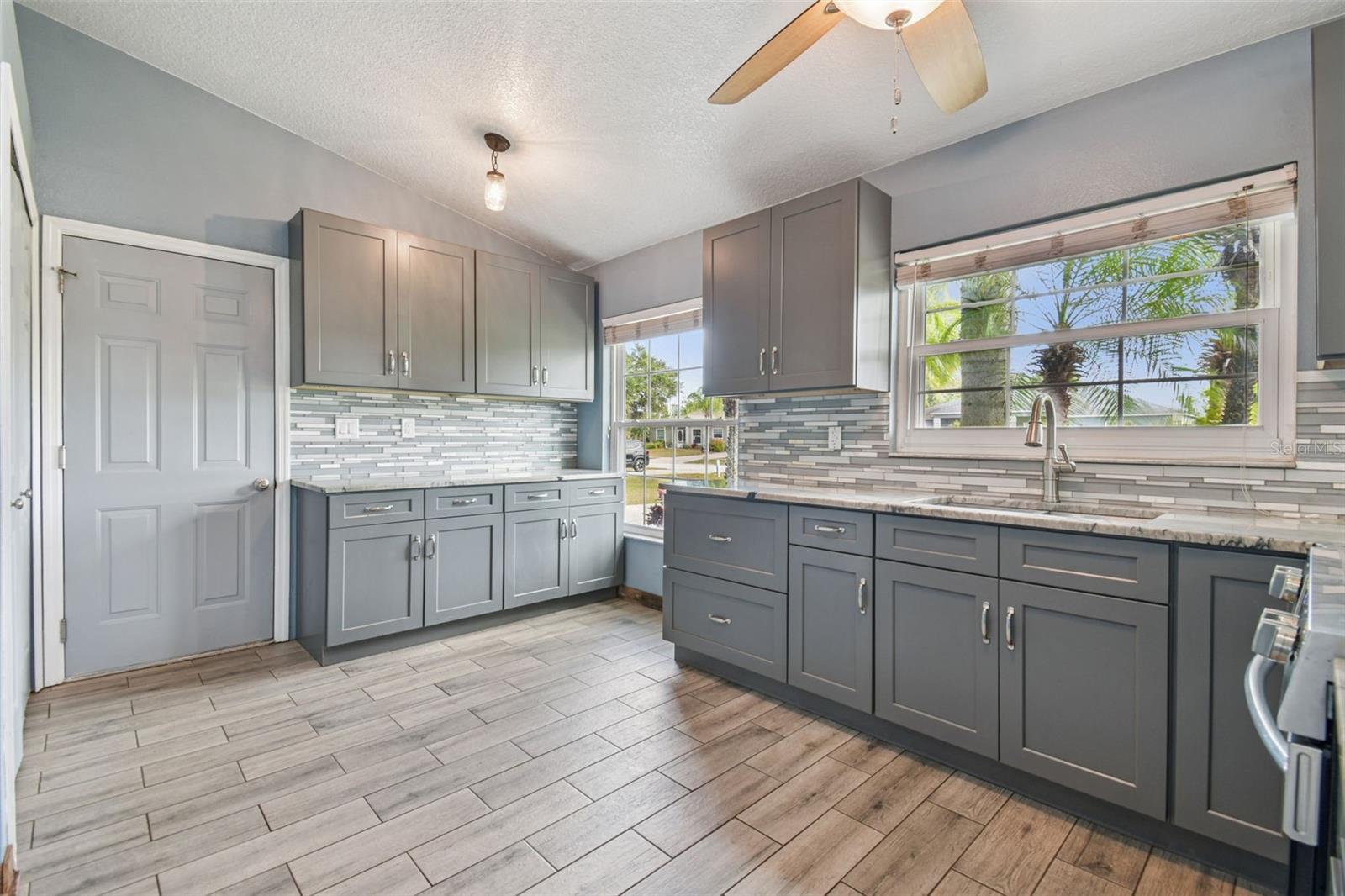 Image 28 of 87 For 12030 Colonial Estates Lane