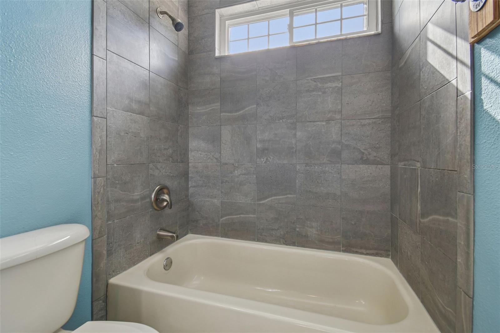 Image 34 of 87 For 12030 Colonial Estates Lane