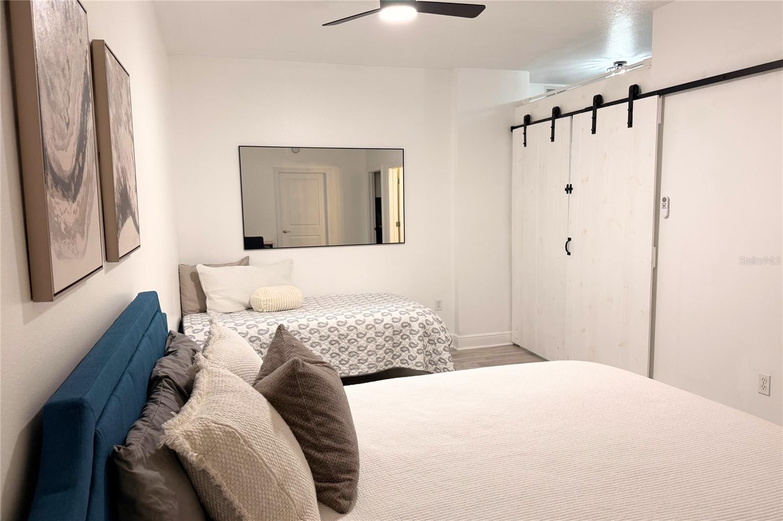 Image 25 of 51 For 628 Cleveland Street 1310