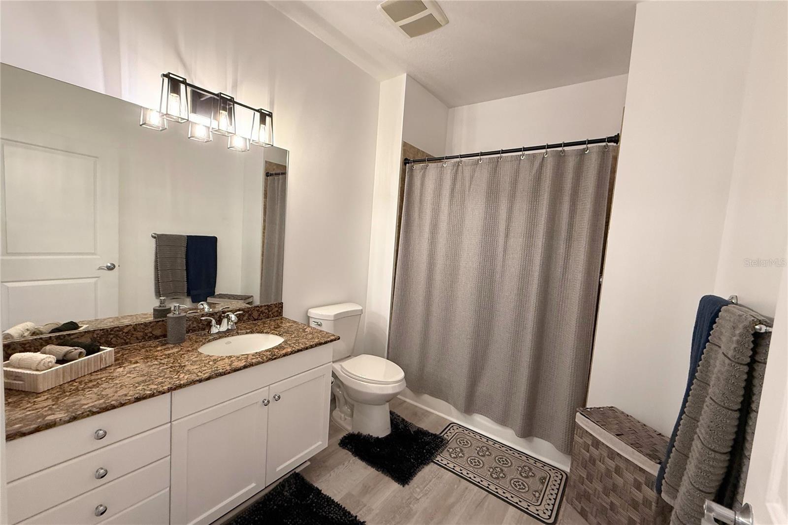 Image 26 of 51 For 628 Cleveland Street 1310