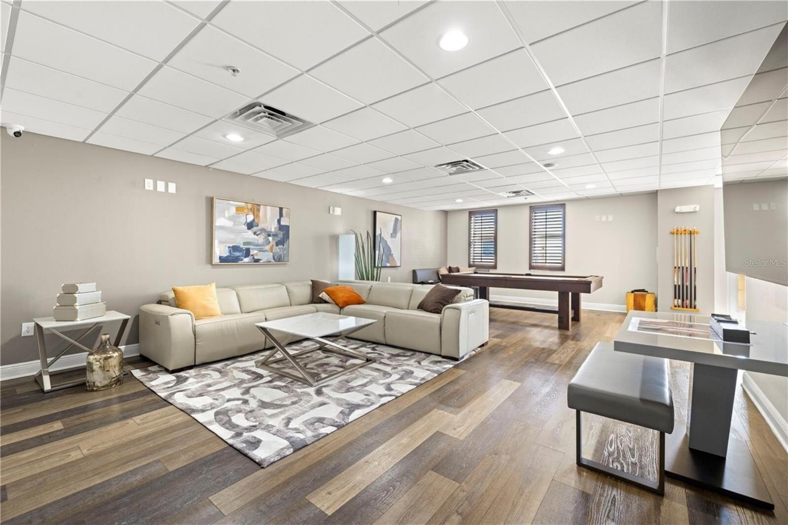 Image 36 of 51 For 628 Cleveland Street 1310