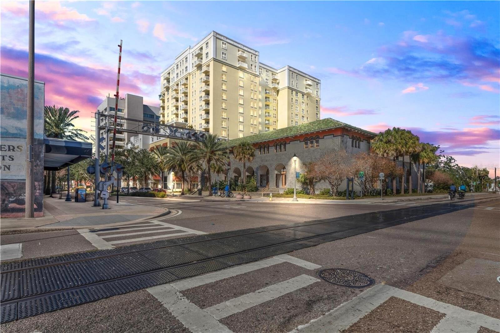 Image 43 of 51 For 628 Cleveland Street 1310