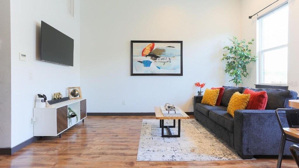 Image 6 of 16 For 2004 Howard Avenue 205