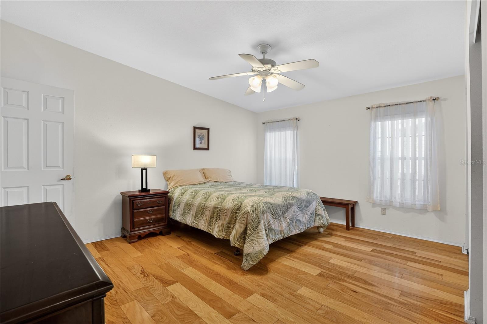 Image 17 of 32 For 917 50th Avenue Terrace W