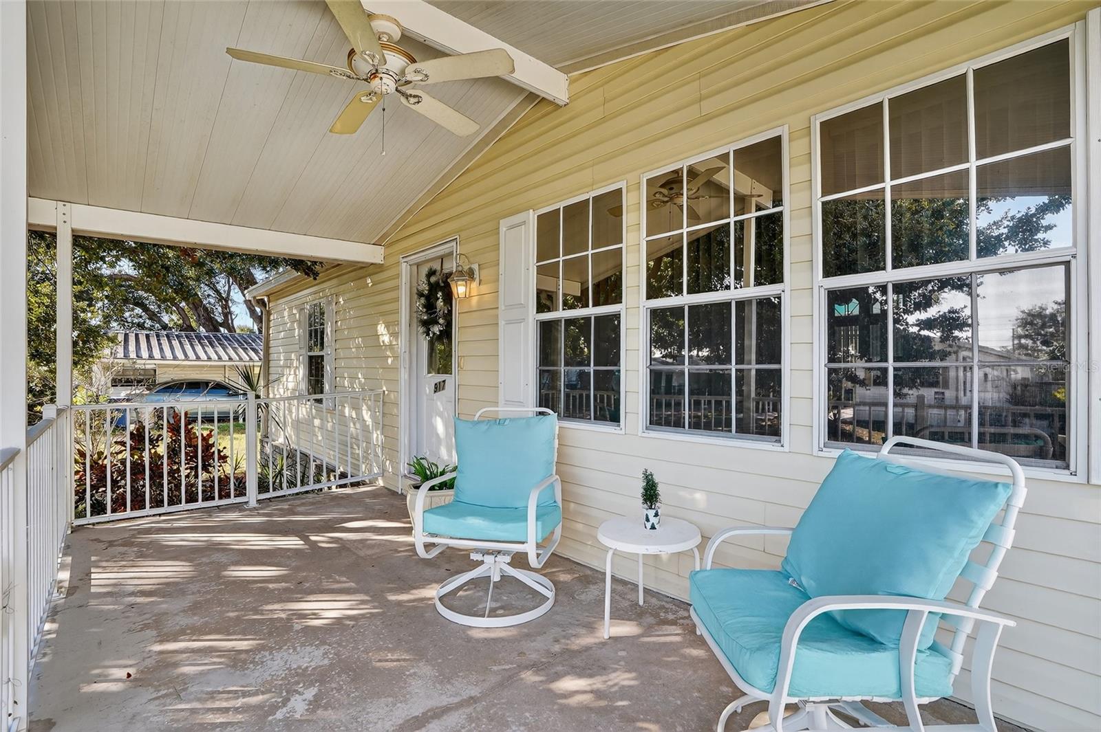 Image 7 of 32 For 917 50th Avenue Terrace W