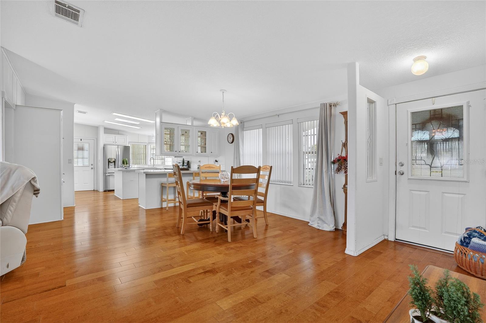 Image 9 of 32 For 917 50th Avenue Terrace W