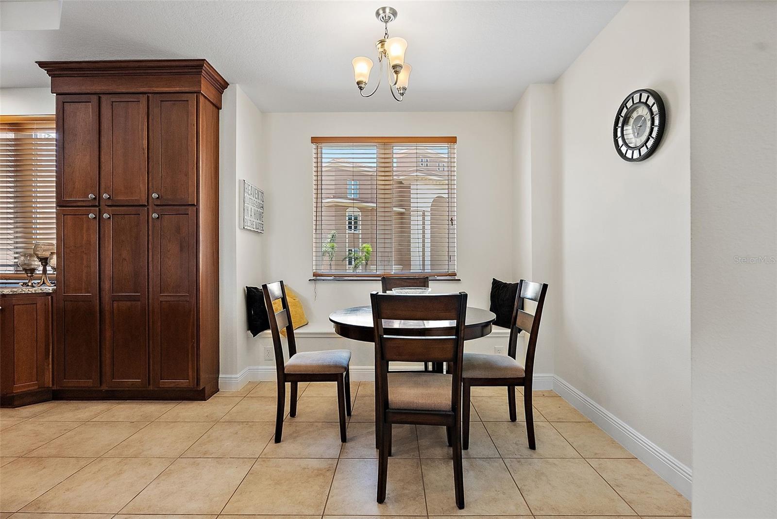 Image 10 of 48 For 43 Bayview Court S #a