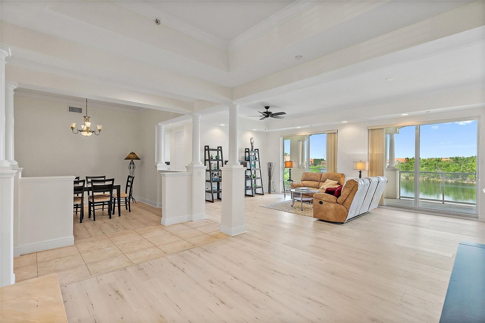 Image 12 of 48 For 43 Bayview Court S #a