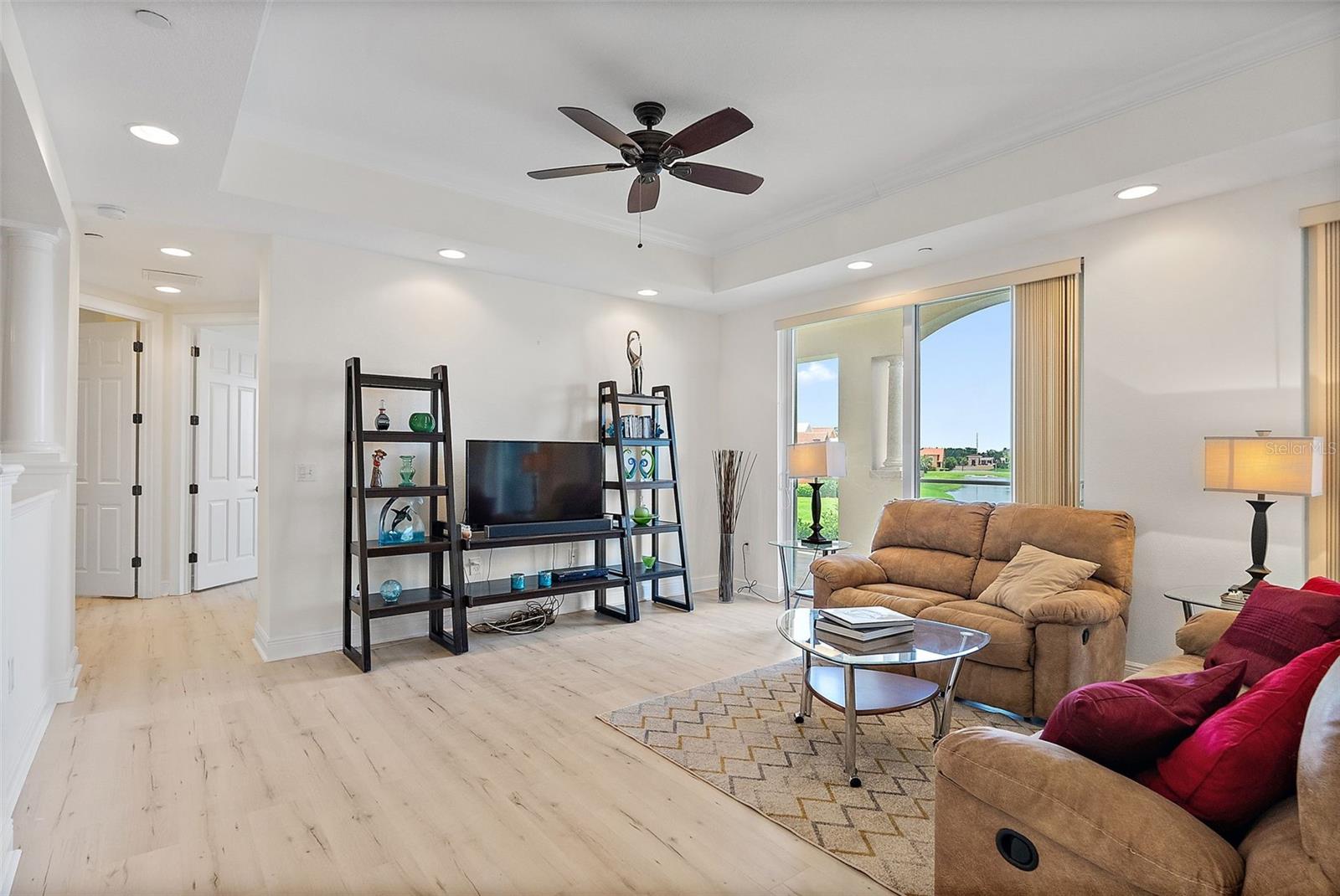 Image 16 of 48 For 43 Bayview Court S #a