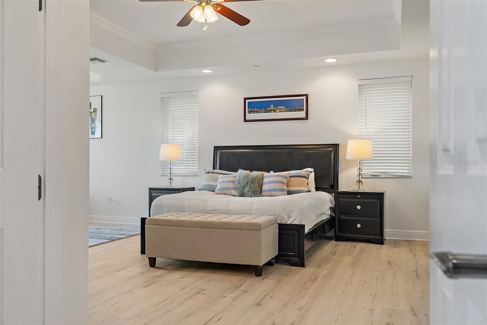 Image 20 of 48 For 43 Bayview Court S #a