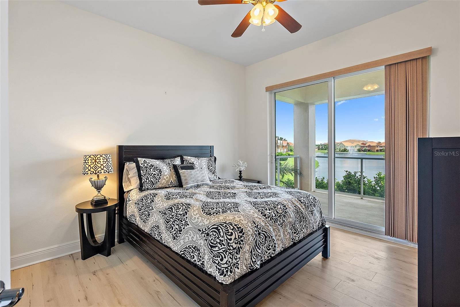 Image 28 of 48 For 43 Bayview Court S #a