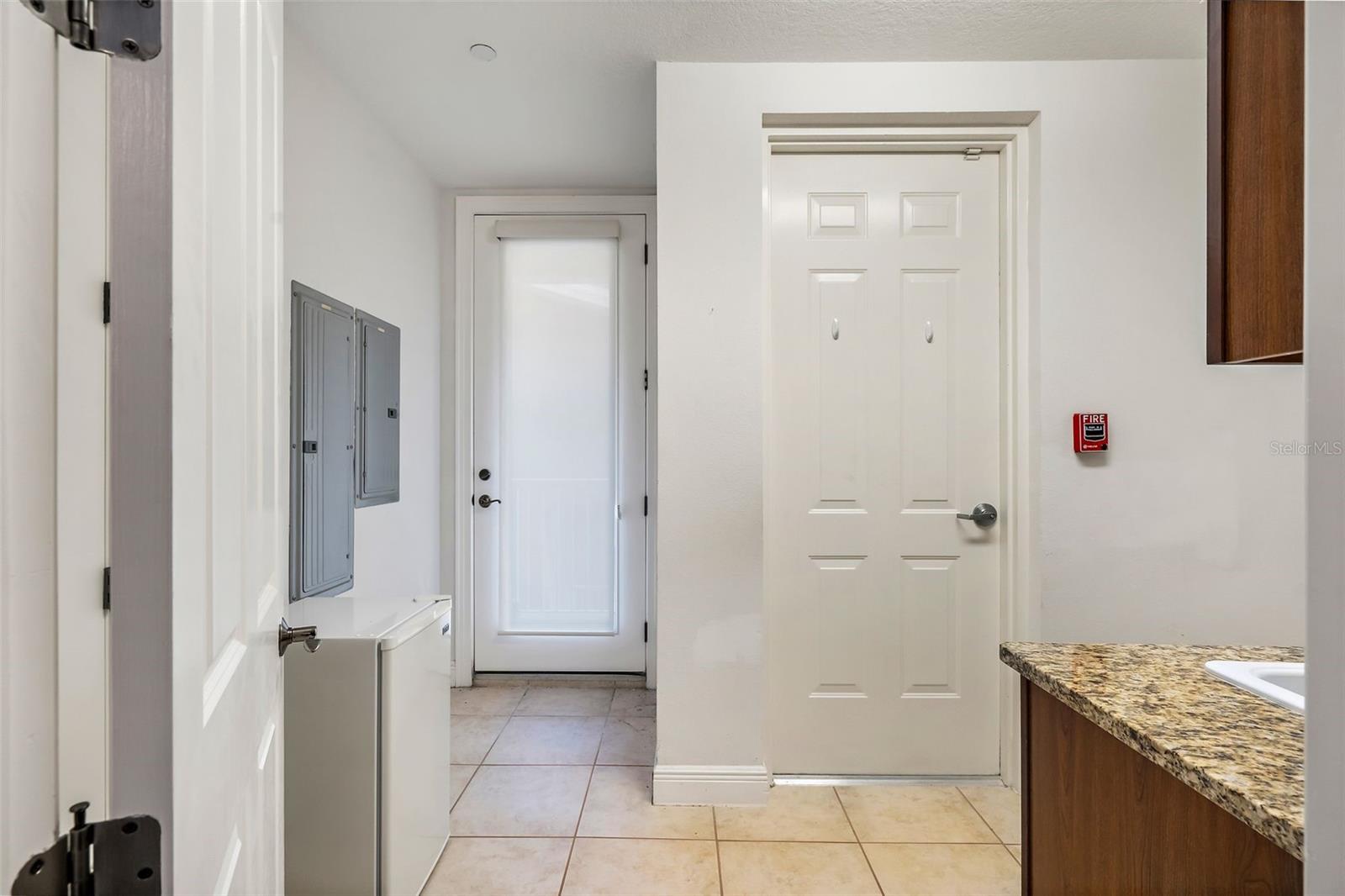 Image 34 of 48 For 43 Bayview Court S #a