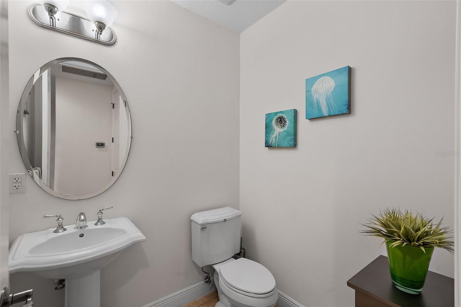 Image 36 of 48 For 43 Bayview Court S #a