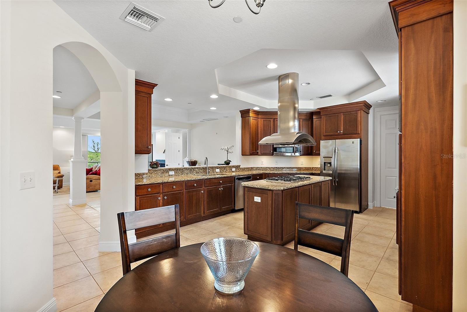 Image 5 of 48 For 43 Bayview Court S #a