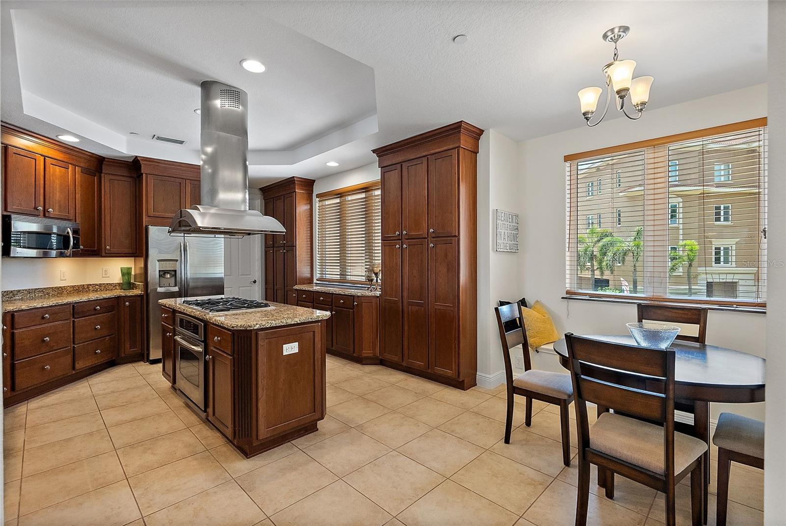 Image 9 of 48 For 43 Bayview Court S #a