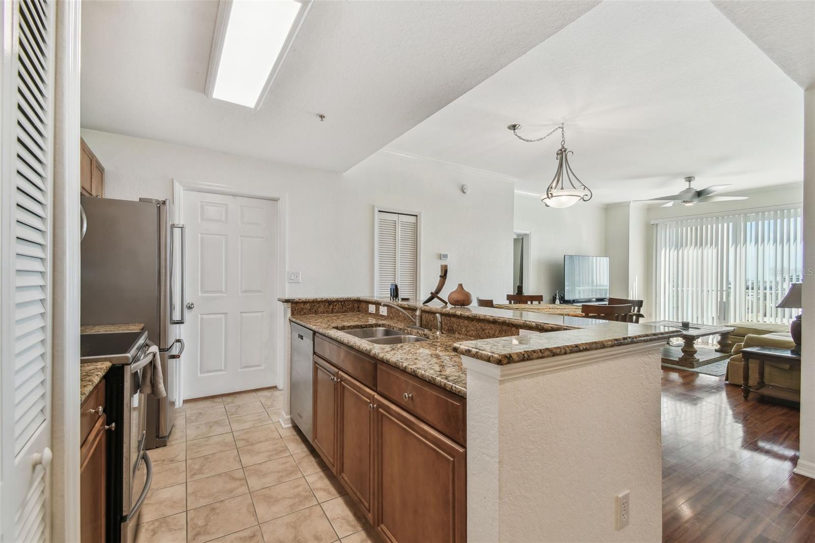 Image 10 of 53 For 700 Harbour Island Boulevard 740