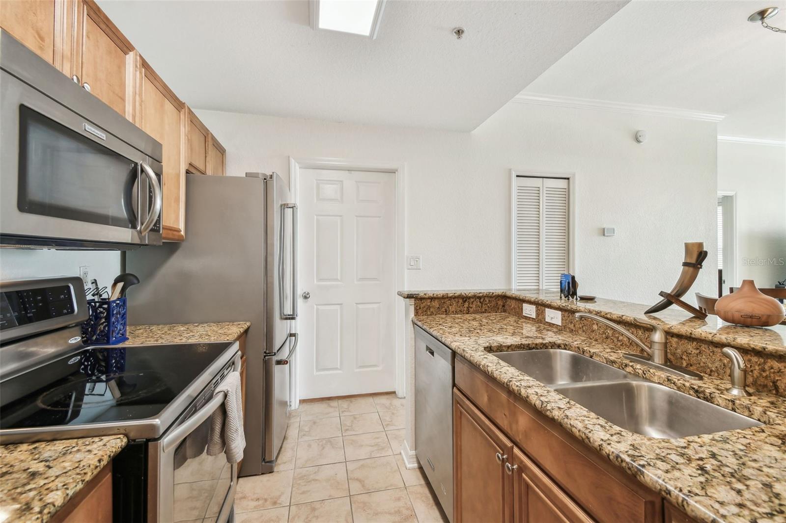 Image 11 of 53 For 700 Harbour Island Boulevard 740