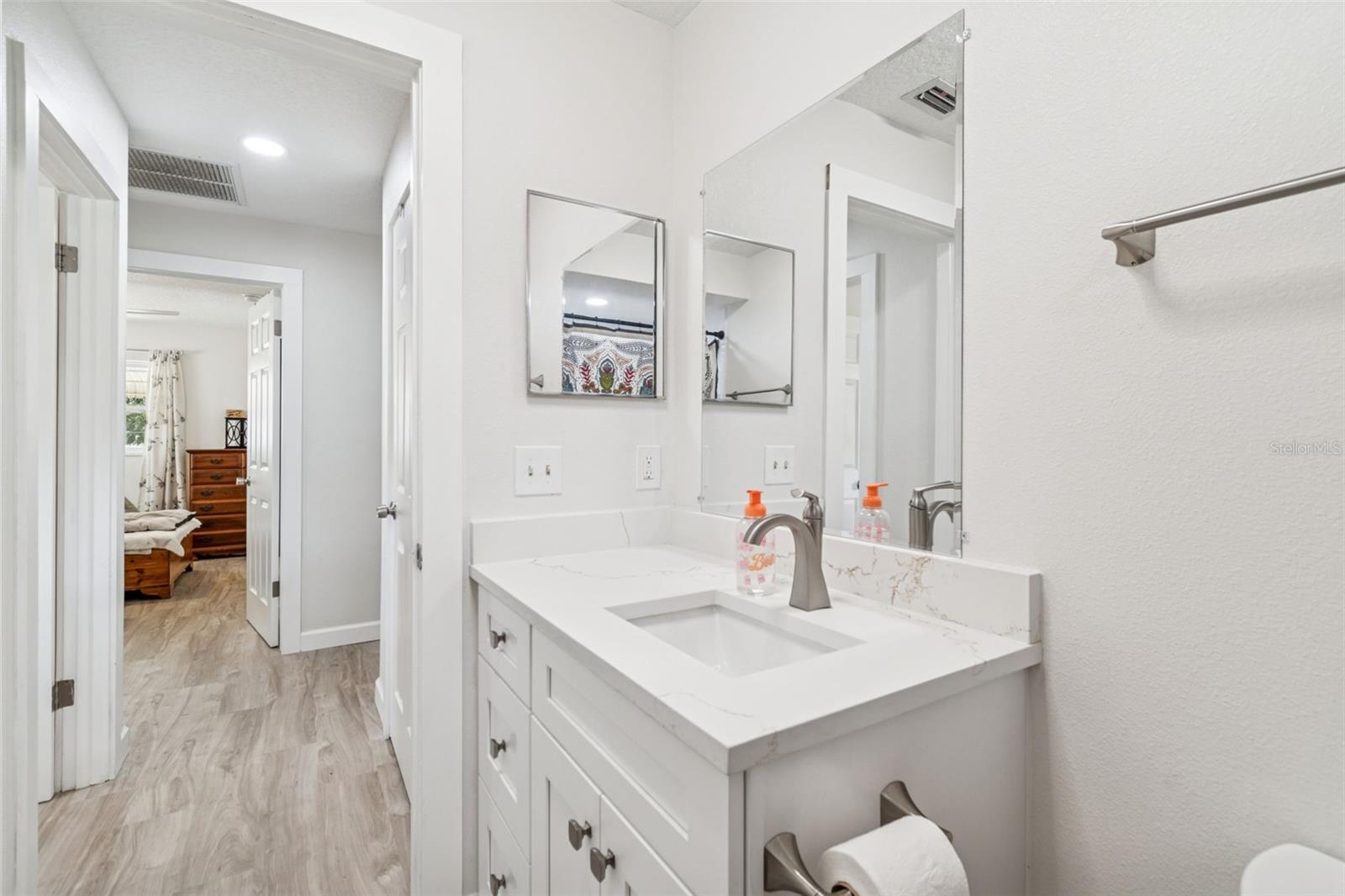 Image 16 of 31 For 712 Lemonwood Dr