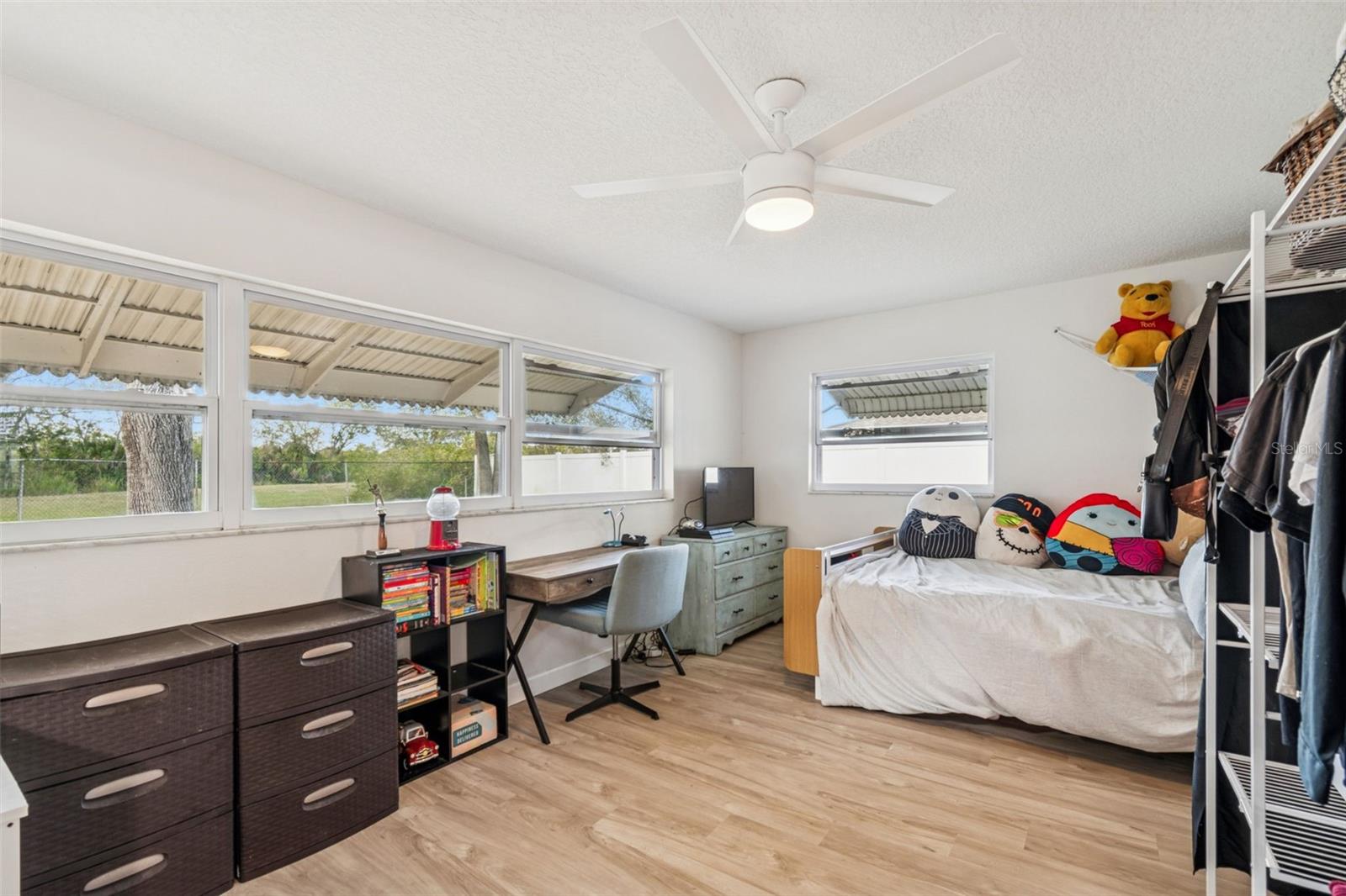 Image 17 of 31 For 712 Lemonwood Dr