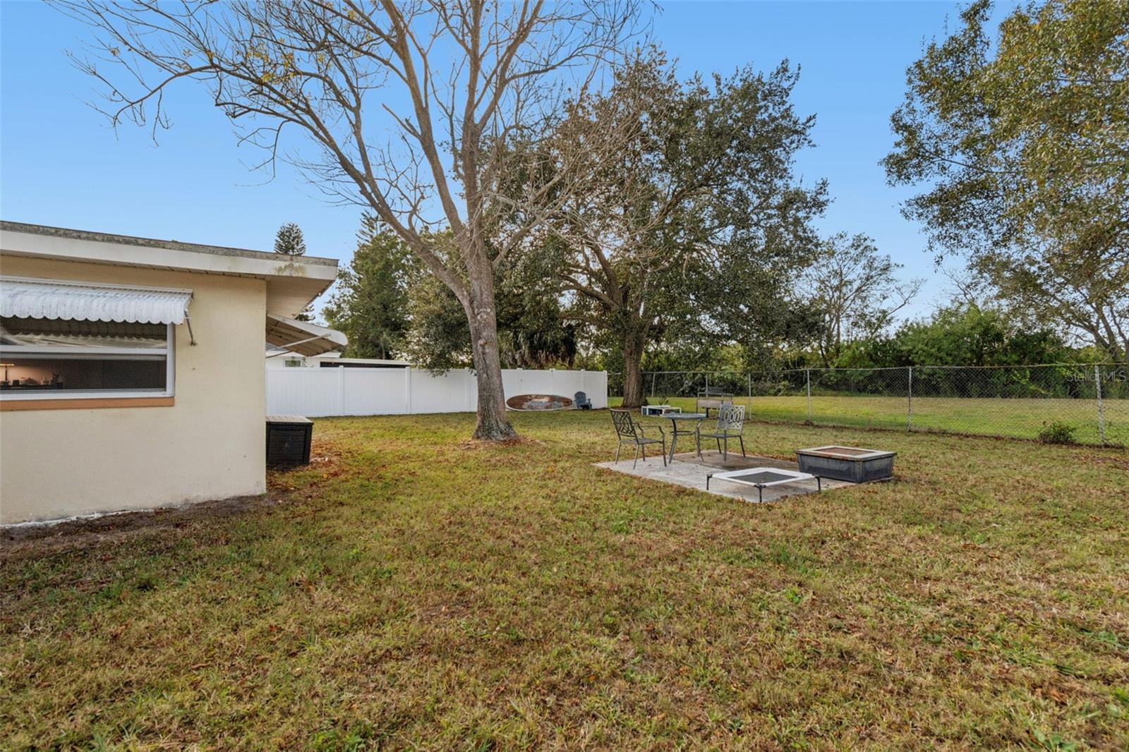 Image 19 of 31 For 712 Lemonwood Dr