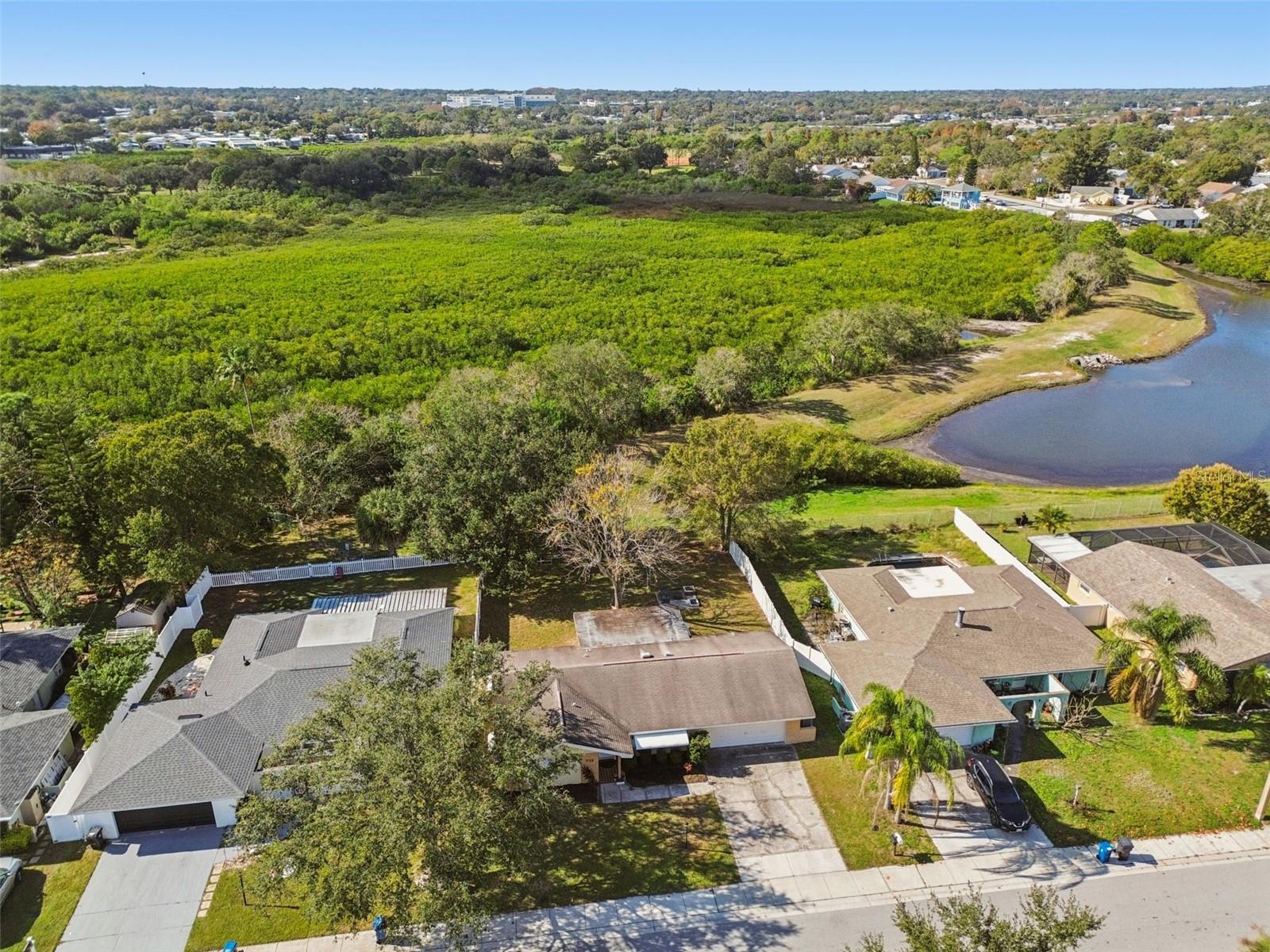 Image 24 of 31 For 712 Lemonwood Dr