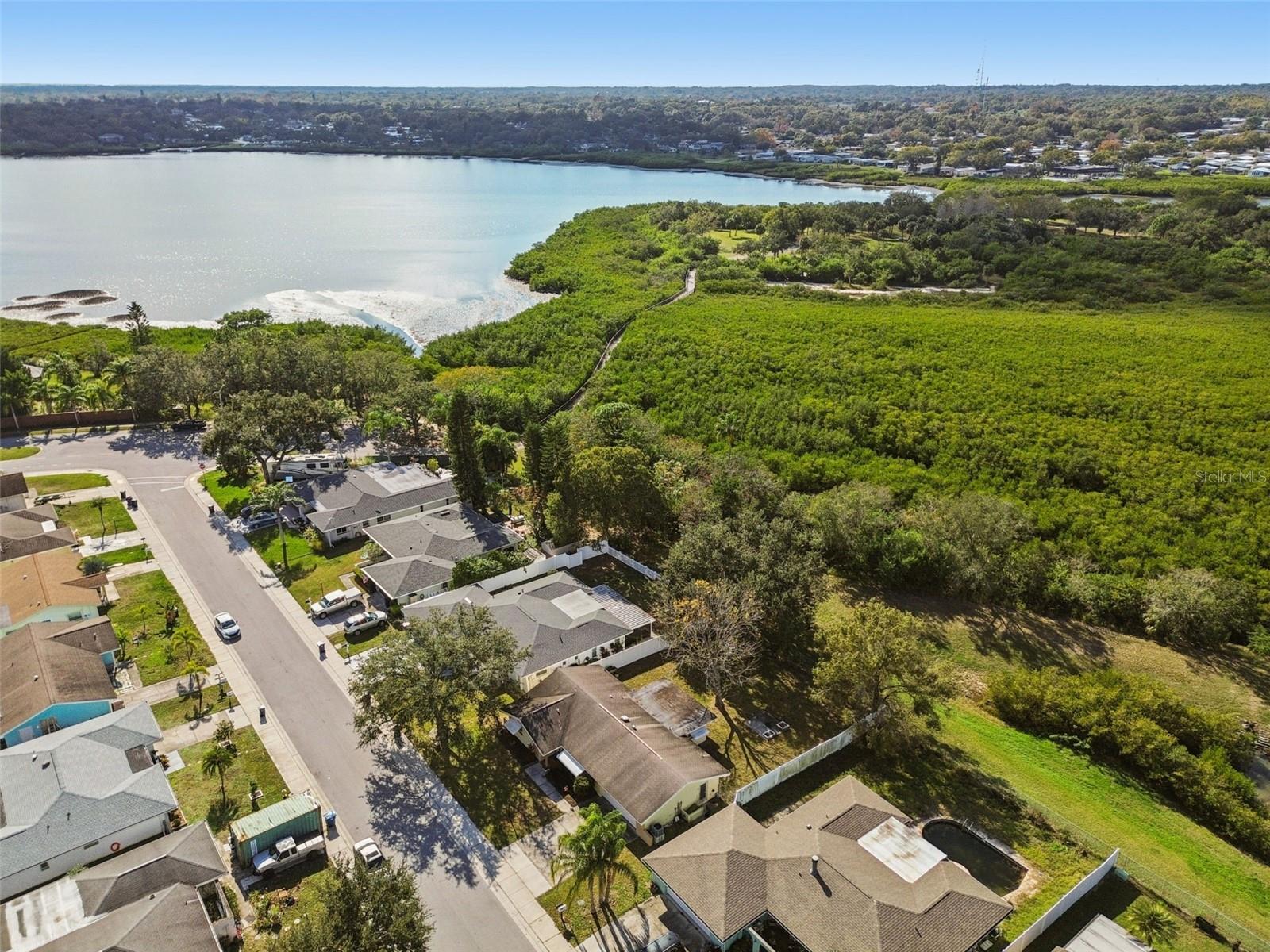 Image 25 of 31 For 712 Lemonwood Dr