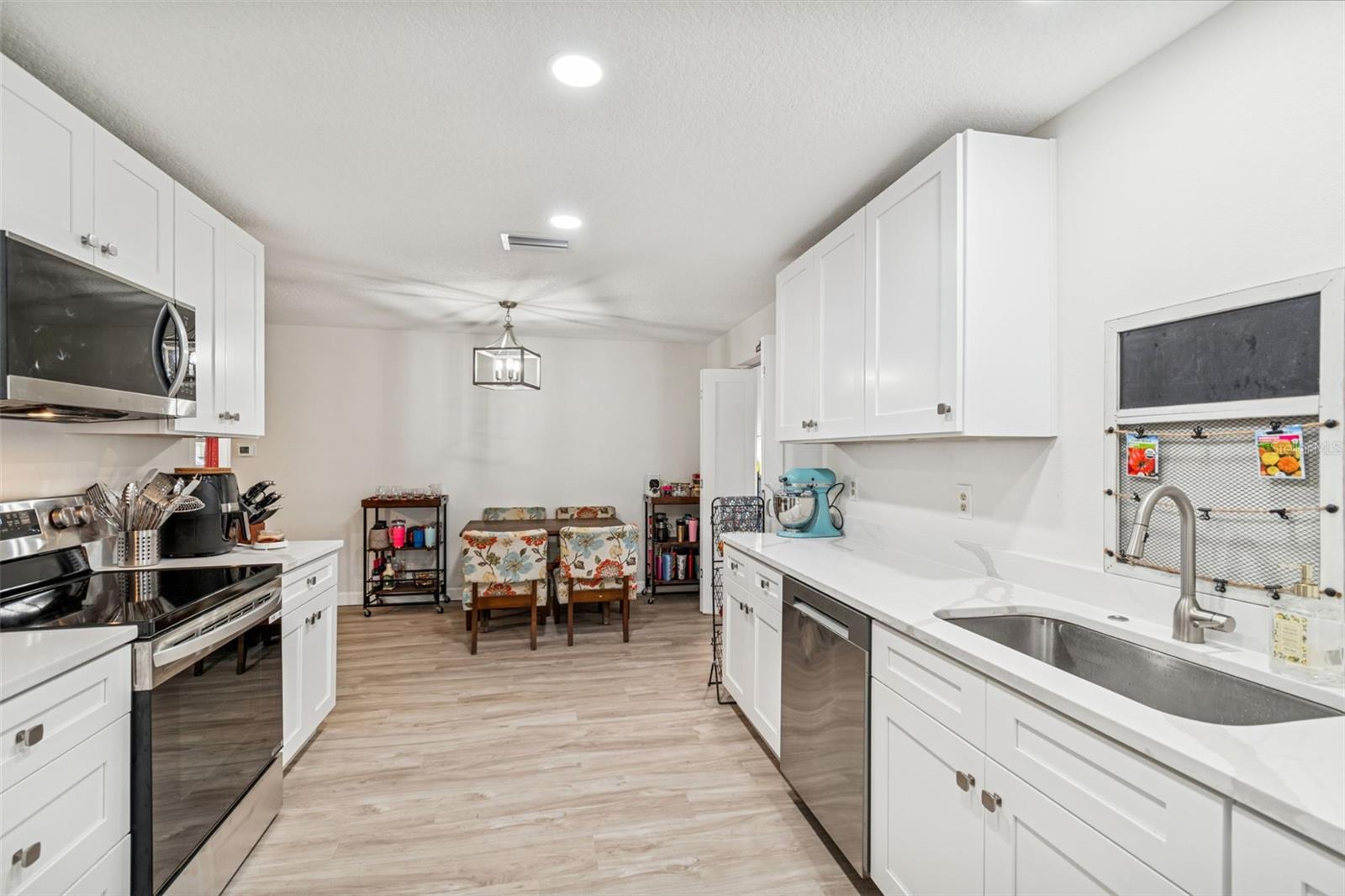 Image 4 of 31 For 712 Lemonwood Dr