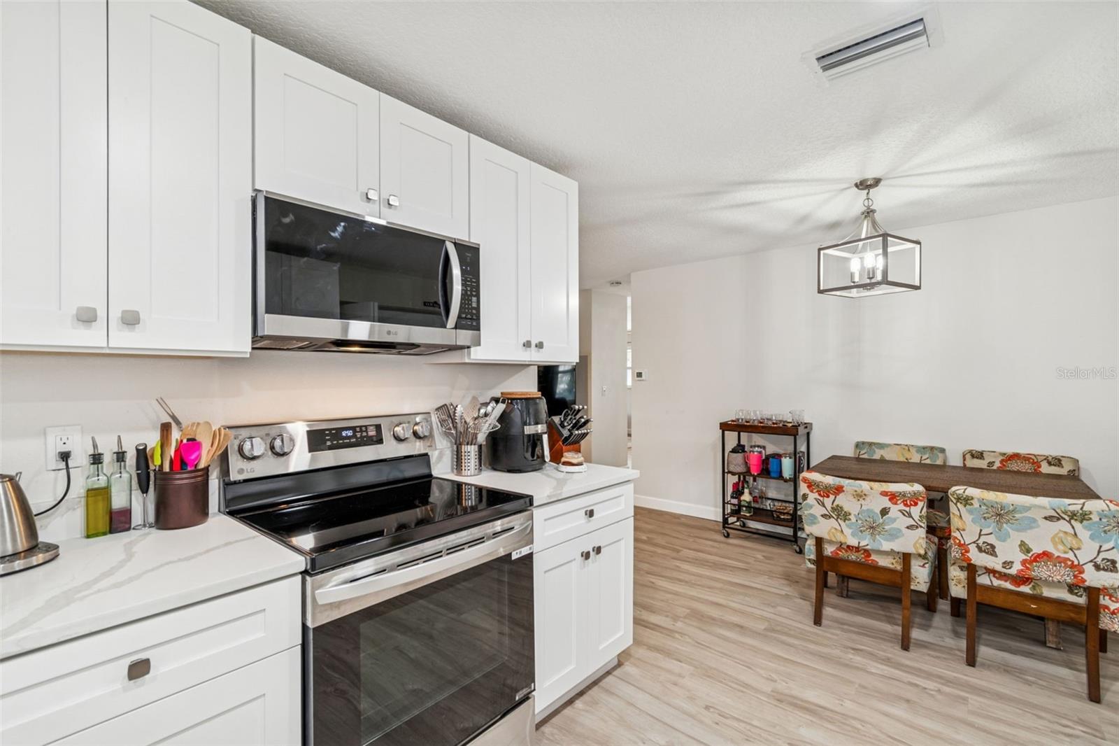 Image 6 of 31 For 712 Lemonwood Dr