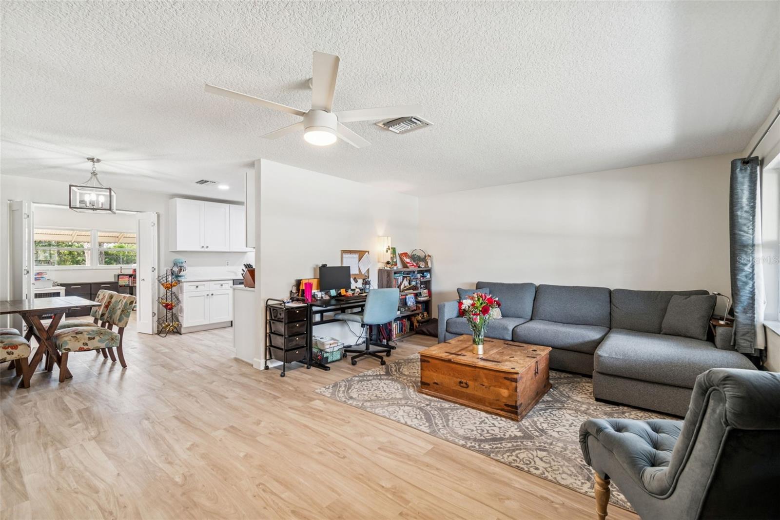 Image 9 of 31 For 712 Lemonwood Dr