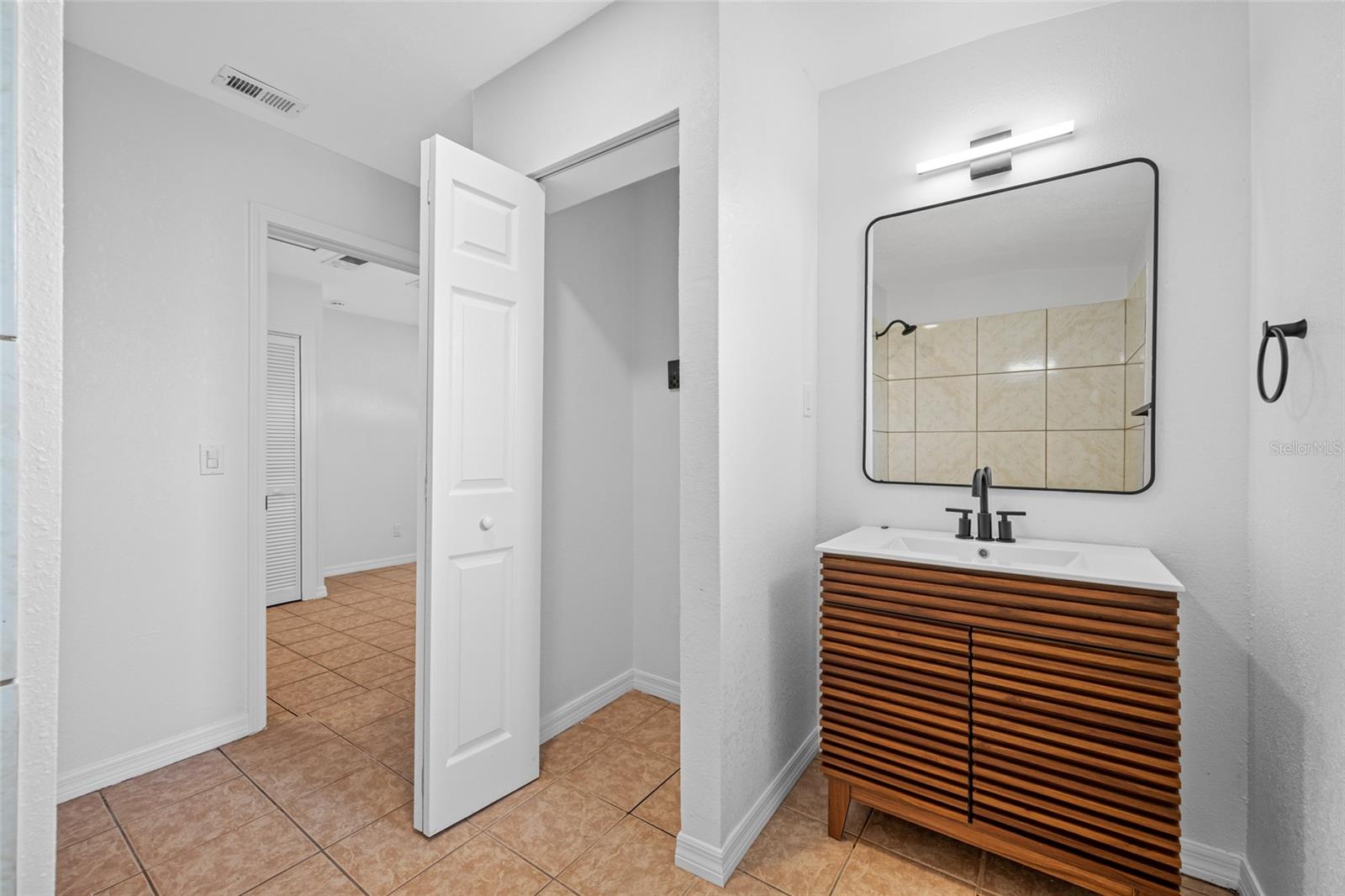 Image 10 of 12 For 5109 Horton Road B