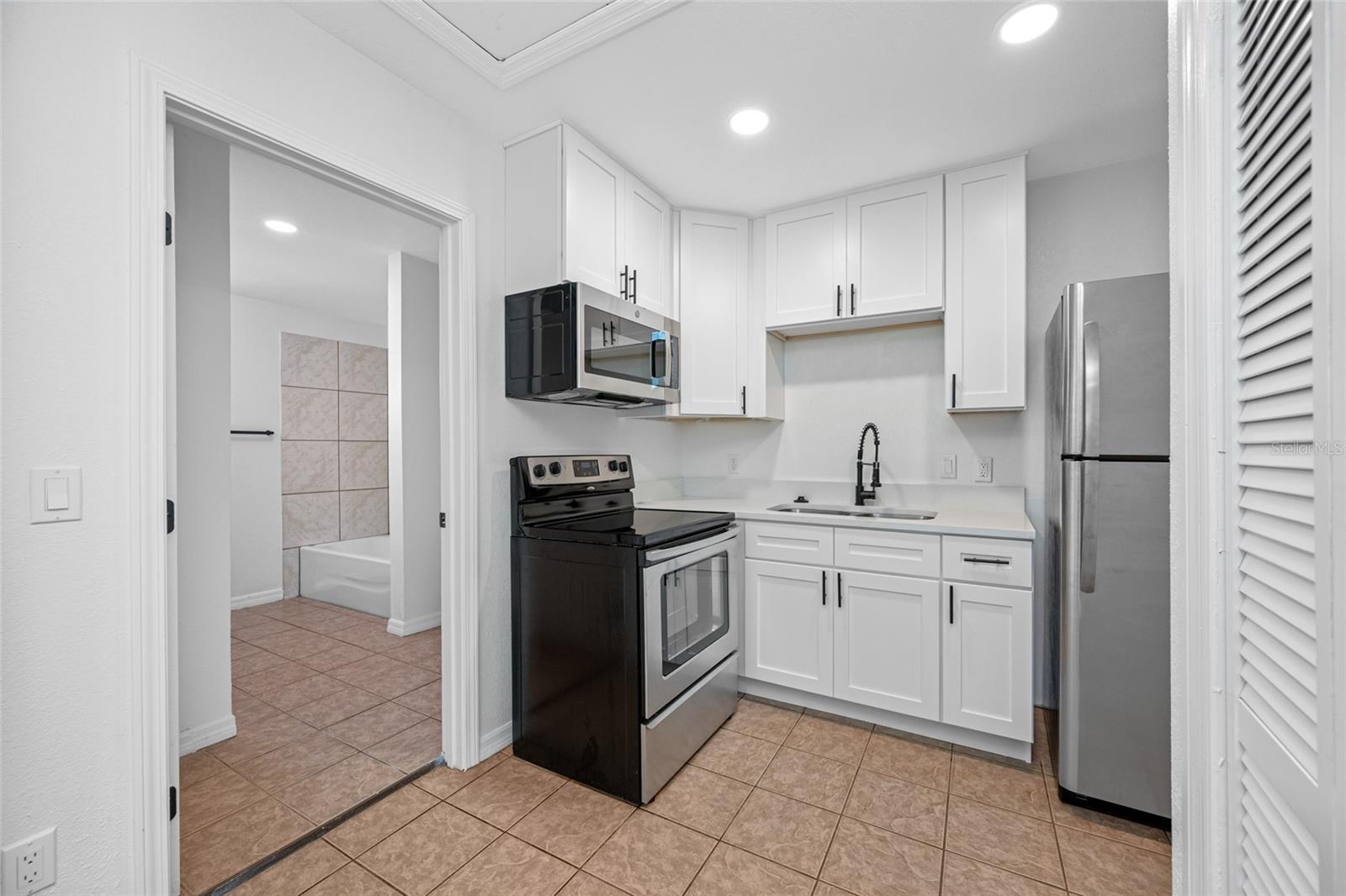 Image 3 of 12 For 5109 Horton Road B