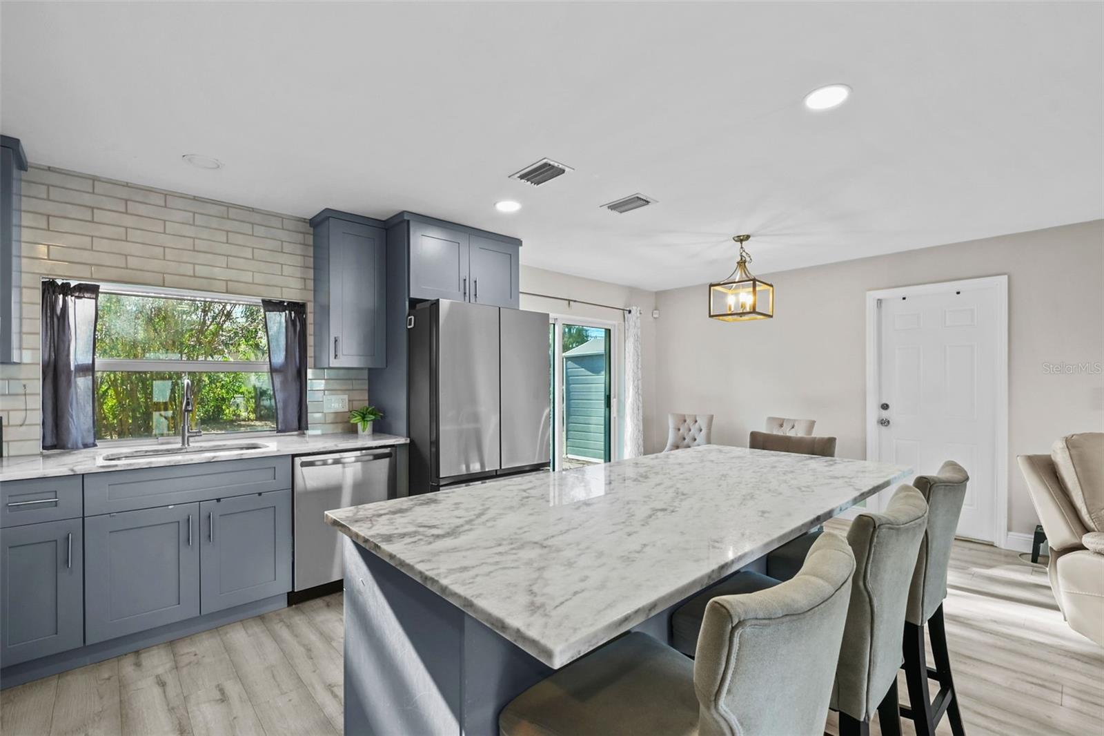 Image 10 of 30 For 18470 Geranium Road