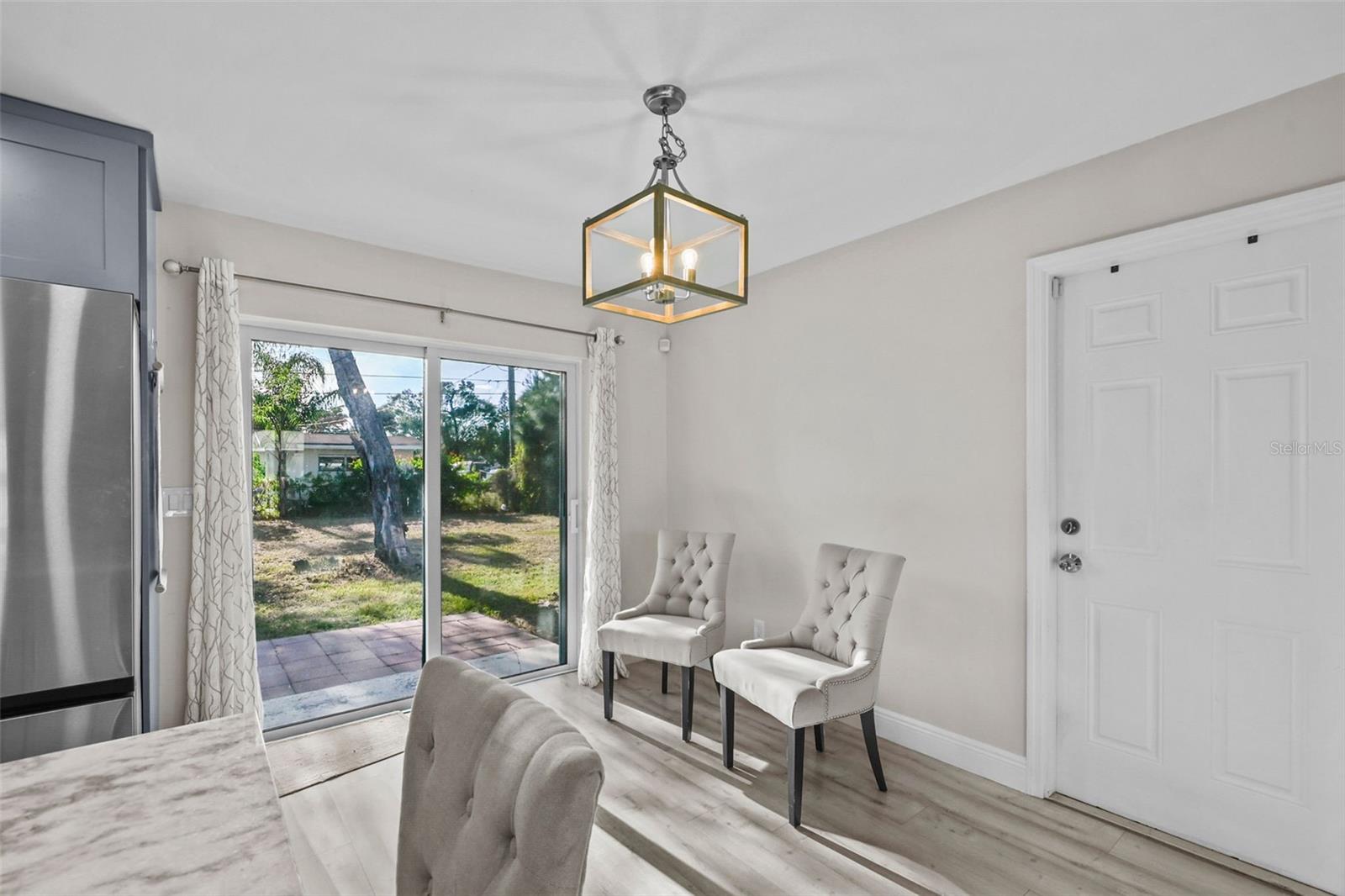 Image 12 of 30 For 18470 Geranium Road