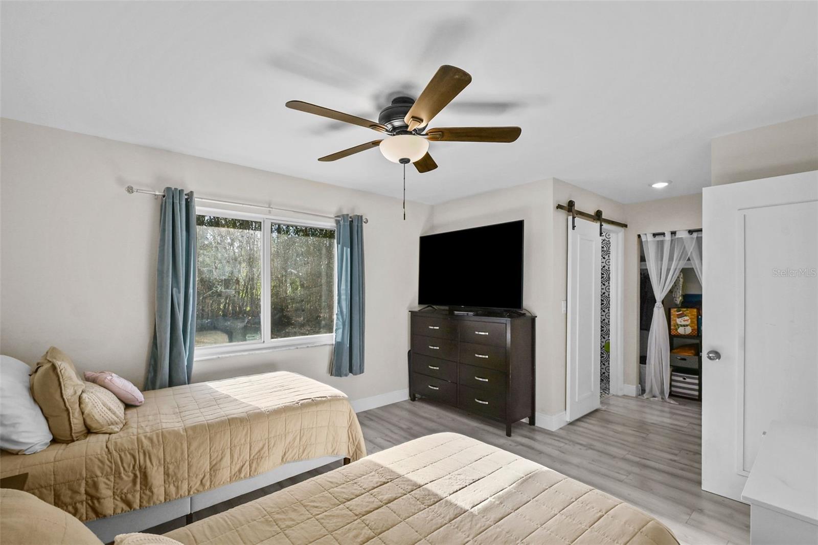 Image 14 of 30 For 18470 Geranium Road