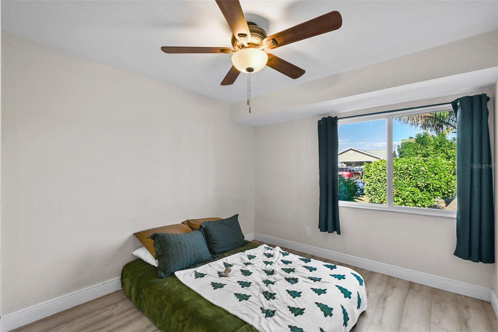 Image 17 of 30 For 18470 Geranium Road