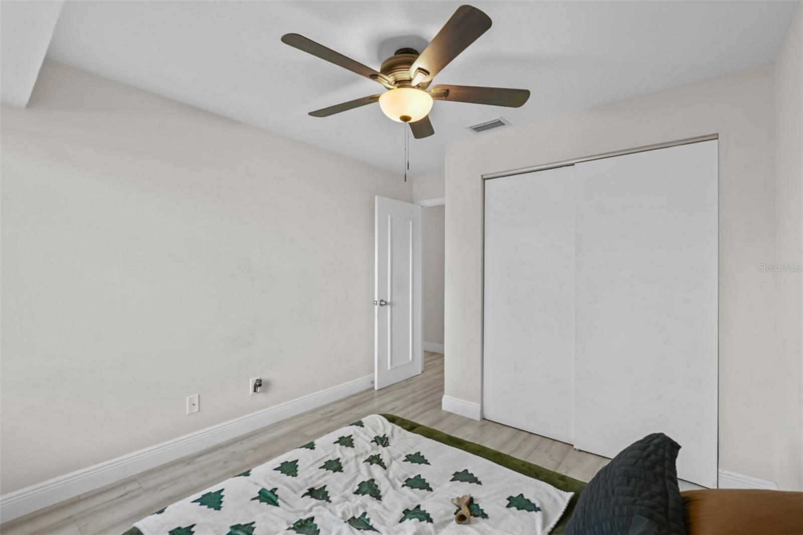 Image 18 of 30 For 18470 Geranium Road